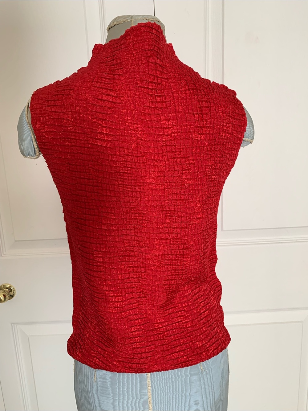 Vintage Plisse Sleeveless Red Crinkle Mock Neck Top